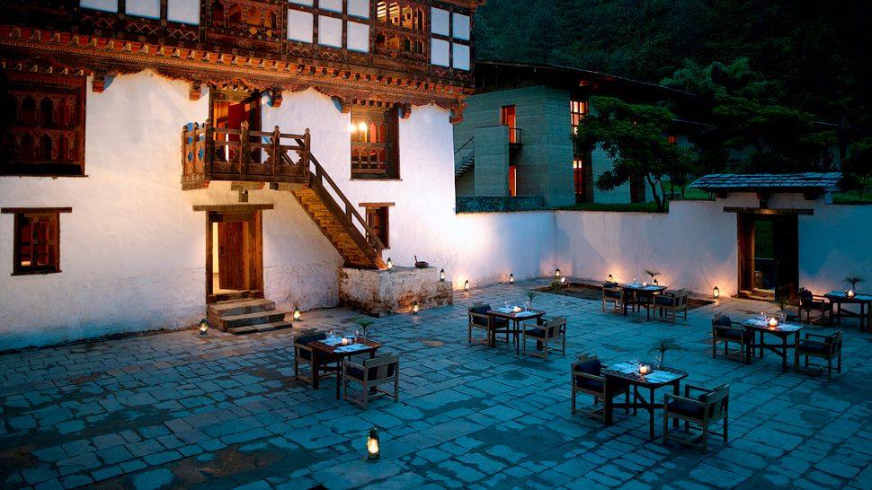 Kerry Hill-不丹王国安缦喀拉 Amankora_002686-04-outdoor-dining.jpg