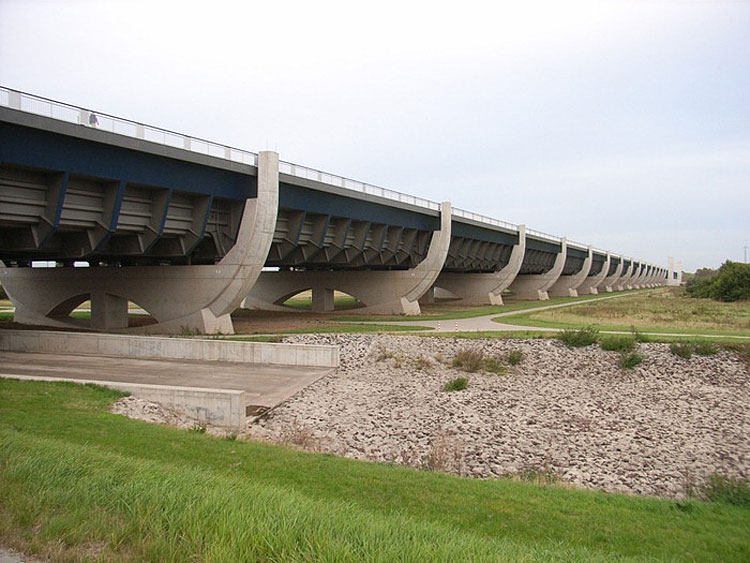 德国马格德堡水桥_Magdeburg-Water-Bridge-06.jpg