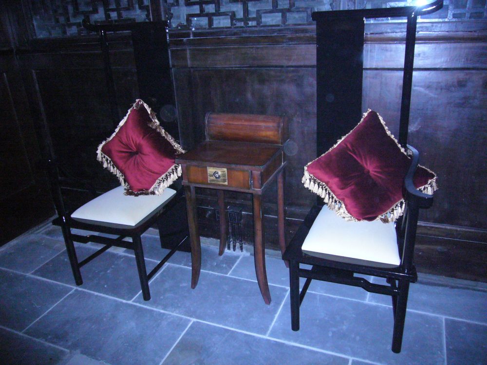 2008年我公司制作的成都宽窄巷子《三块砖会所》家具_P1060097.JPG