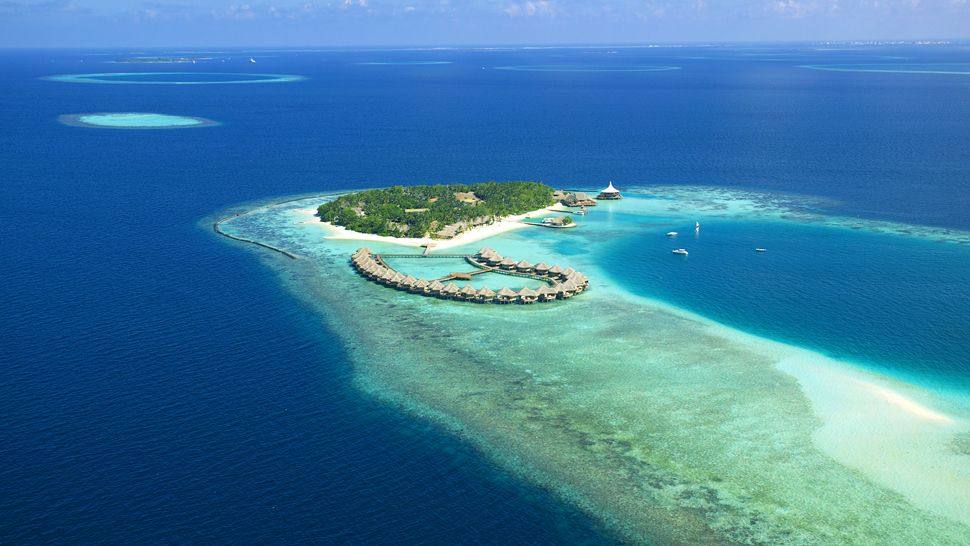 马尔代夫北马累环礁巴罗什岛度假村 Baros Maldives_007849-15-aerial-view.jpg