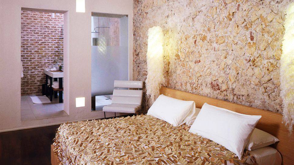 哥伦比亚卡塔赫纳Tcherassi酒店及水疗中心_007857-01-mouseline-bedroom-bath.jpg