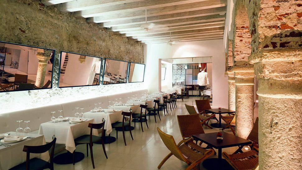 哥伦比亚卡塔赫纳Tcherassi酒店及水疗中心_007857-06-dining-exposed-walls.jpg