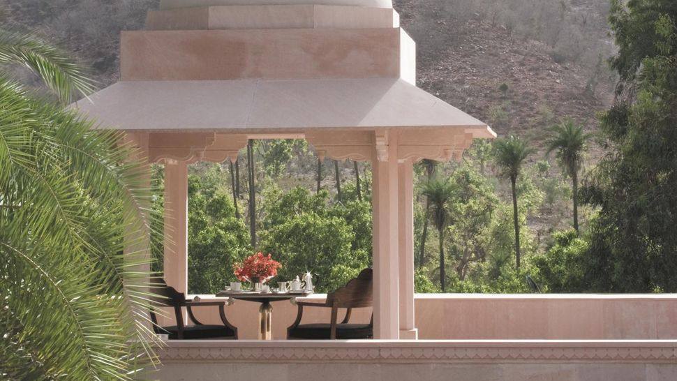 Edward Tuttle-印度安缦巴格 Amanbagh_002687-05-rooftop-dining.jpg