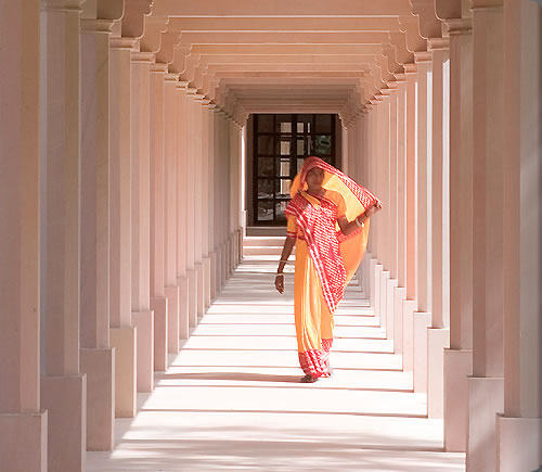 Edward Tuttle-印度安缦巴格 Amanbagh_bagh_corridor_1_alb.jpg