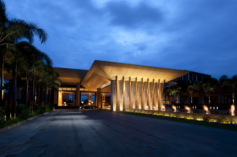 三亚海棠湾希尔顿逸林度假酒店(Doubletree Resort by Hilton Sanya)(CCD)_Resort Entrance_DT_2011 (2).jpg