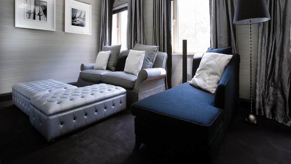 俄罗斯索契罗迪纳温泉大酒店The Grand Hotel & Spa Rodina_005195-02-bedroom-sitting-area.jpg