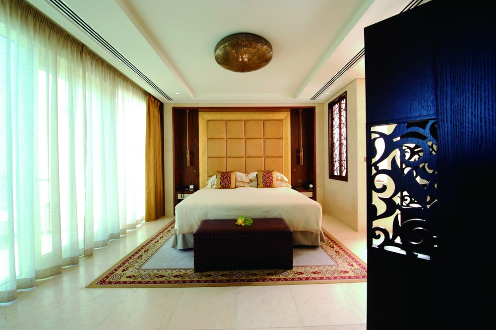 迪拜来福士酒店Raffles Dubai_卧室Landmark Suite - Bedroom_调整大小.jpg