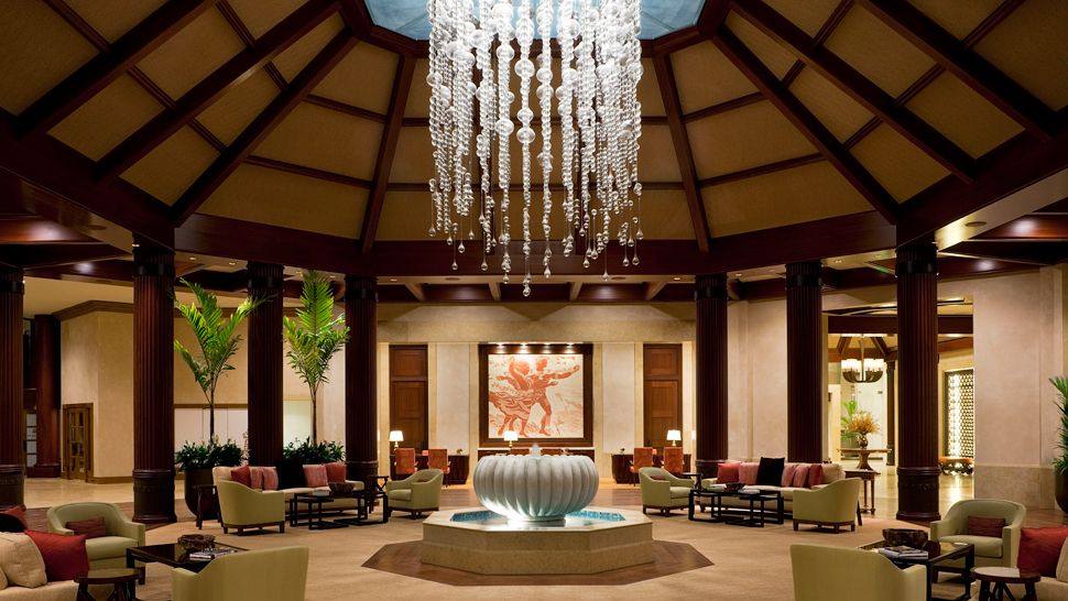 夏威夷瑞吉普林斯维尔度假村The St. Regis Princeville Resort_001011-03-lobby-sitting-area.jpg