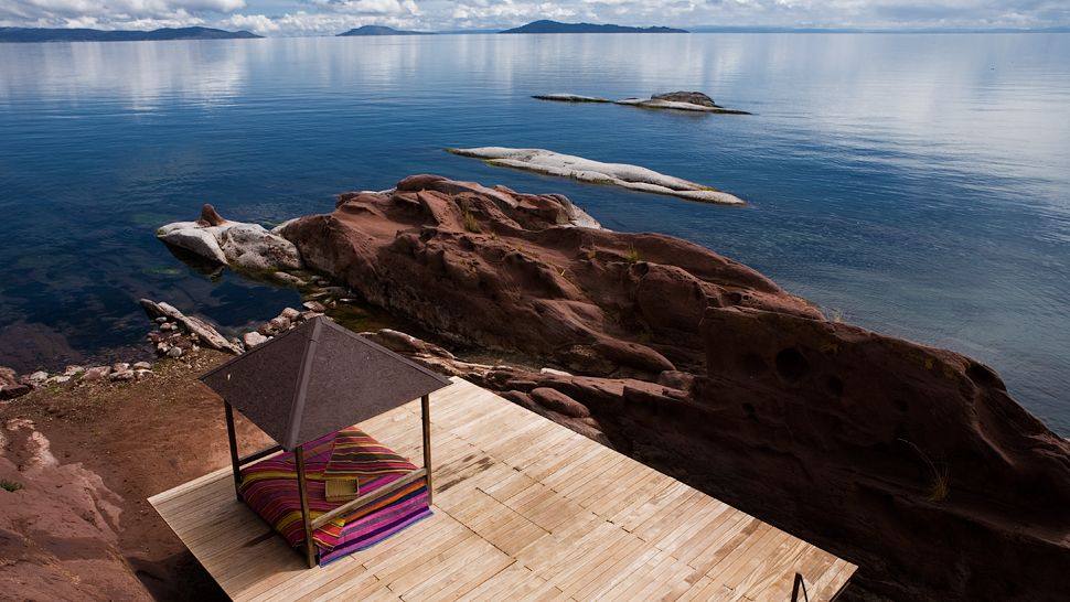 秘鲁普诺的的喀喀湖Titilaka酒店_006224-08-exterior-viewing-platform-lake-view.jpg