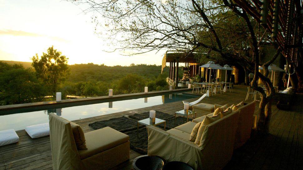 南非克鲁格国家公园Singita Lebombo Lodge酒店_003024-04-pool-with-jungle-view.jpg