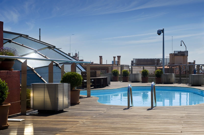 西班牙哈瓦那丝绸大酒店(Silken Gran Havana Hotel)_07 Piscina Gran Hotel Havana Barcelona(1).jpg