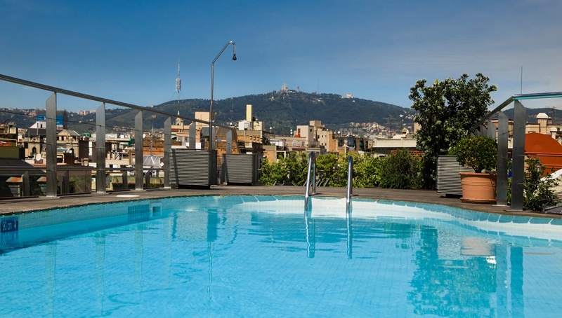 西班牙哈瓦那丝绸大酒店(Silken Gran Havana Hotel)_08 Vista panormaica desde piscina Gran hotel havana(1).jpg