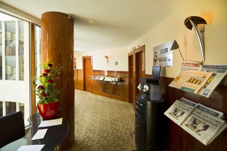 西班牙哈瓦那丝绸大酒店(Silken Gran Havana Hotel)_15 Planta Club Gran Hotel Havana Silken Barcelona(1).jpg