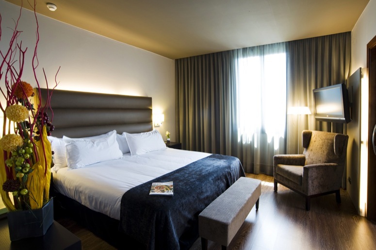 西班牙哈瓦那丝绸大酒店(Silken Gran Havana Hotel)_16 Gran Havana Room Silken Barcelona(1).jpg