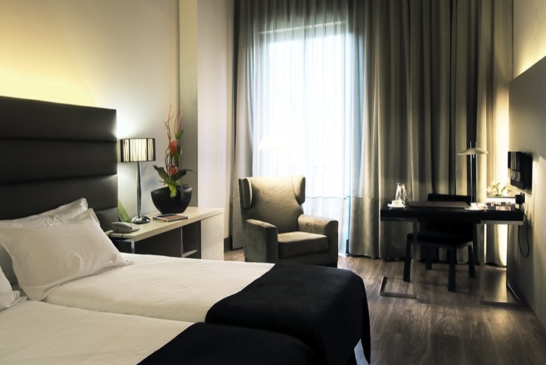西班牙哈瓦那丝绸大酒店(Silken Gran Havana Hotel)_18 Classic Room Gran Hotel Havana Bcn(1).jpg