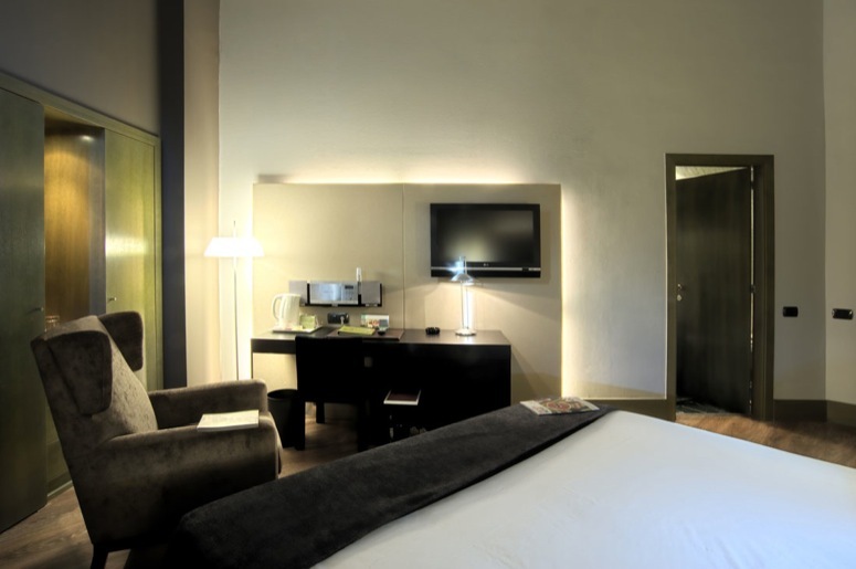 西班牙哈瓦那丝绸大酒店(Silken Gran Havana Hotel)_19 Detalle Habitacion Classic Gran Hotel Havana Bcn(1).jpg