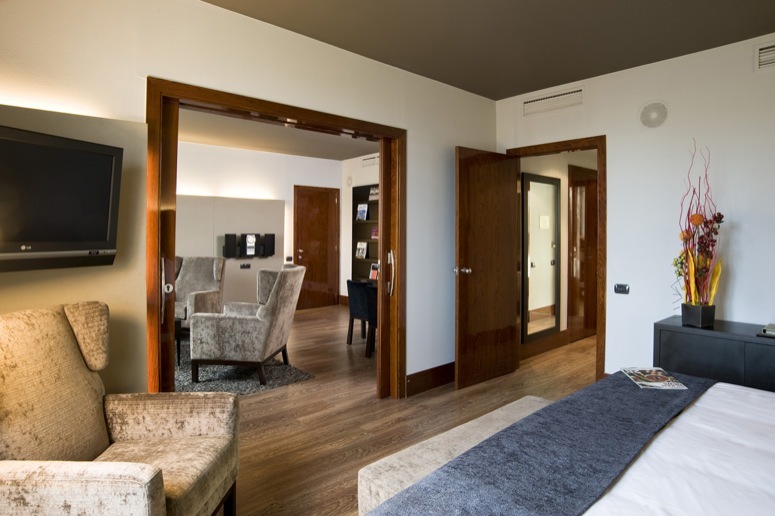 西班牙哈瓦那丝绸大酒店(Silken Gran Havana Hotel)_22 Gran Havana Room Barcelona(1).jpg