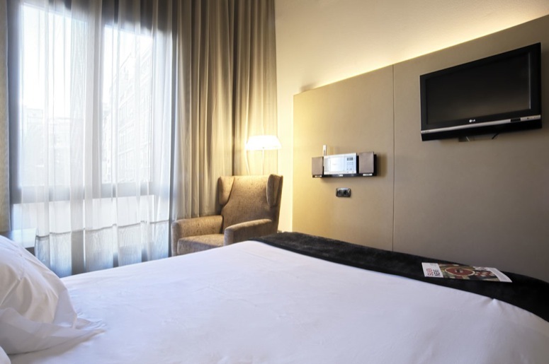 西班牙哈瓦那丝绸大酒店(Silken Gran Havana Hotel)_21 Habitacion Basic Havana(1).jpg