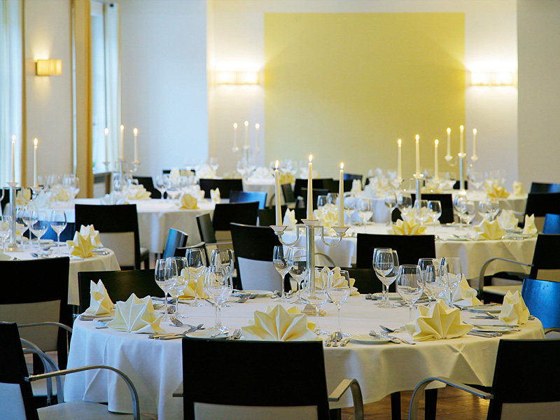 奥地利萨尔茨堡卡斯泰拉尼酒店Hotel Castellani  Salzburg  Austria_9__Restaurant_Eschenbach_Gelber_Salon_Yellow_Salon.jpg