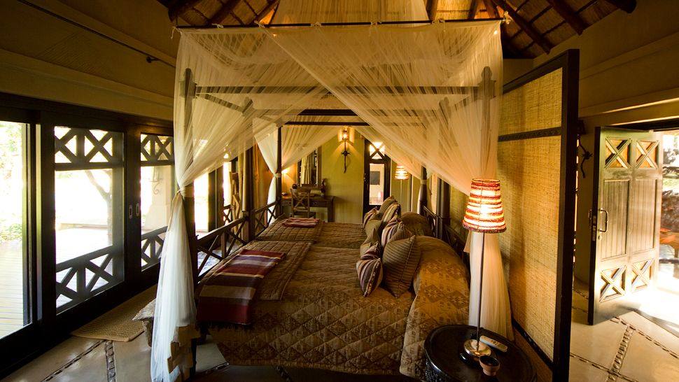 南非Thanda私人禁猎区_003166-12-Royal-Private-Villa-luxury-bedroom.jpg