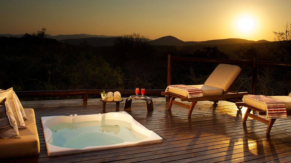 南非Thanda私人禁猎区_003166-16-Sundowners-private-deck-Honeymoon-Tent.jpg