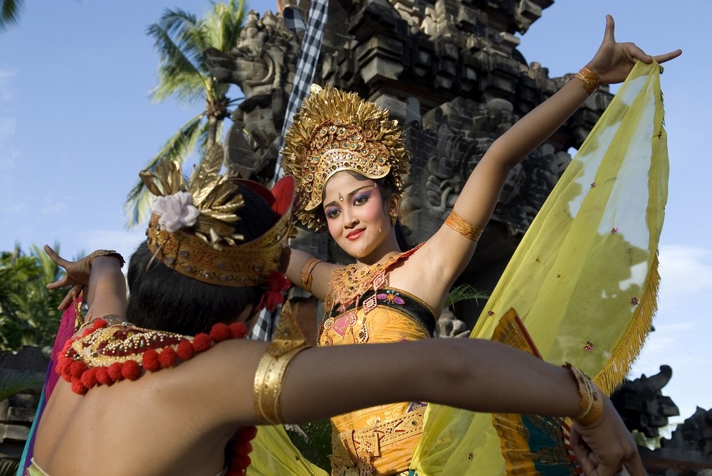 巴厘岛五星级钻石酒店——NUSA DUA BEACH HOTEL & SPA_nusa duaLEGONG_DANCE_HIGHREZ.jpg