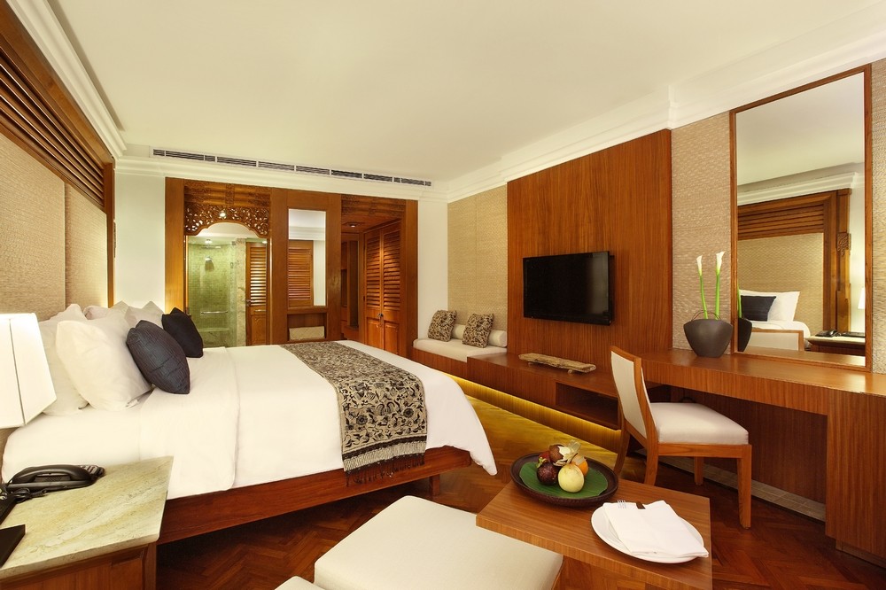 巴厘岛五星级钻石酒店——NUSA DUA BEACH HOTEL & SPA_nusa duaPALACE_CLUB_ROOM_02_HIGHREZ.jpg