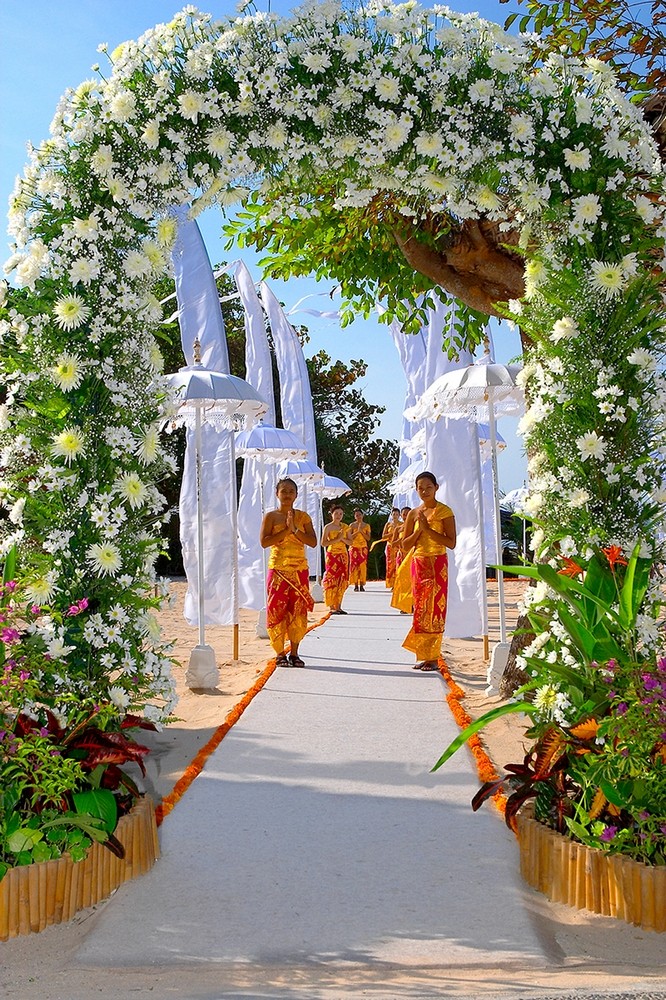 巴厘岛五星级钻石酒店——NUSA DUA BEACH HOTEL & SPA_nusa duaWEDDING-WEDDING_ENTRANCE_HIGHREZ.jpg