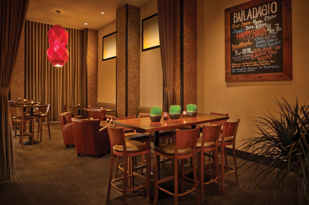 美国一精品酒店--Hotel Adagio by MCCARTAN_BarAdagio_Restaurant_high.jpg