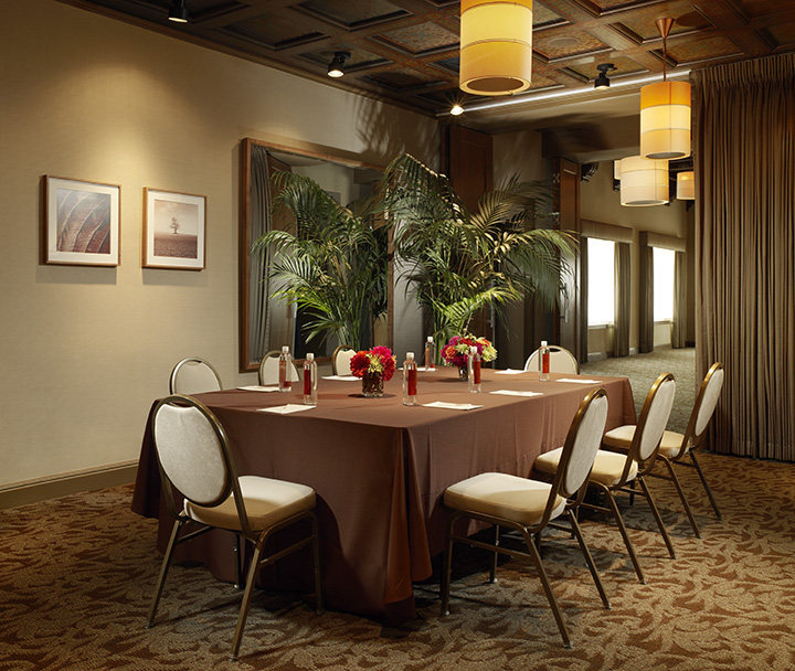 美国一精品酒店--Hotel Adagio by MCCARTAN_SevilleRoom.jpg