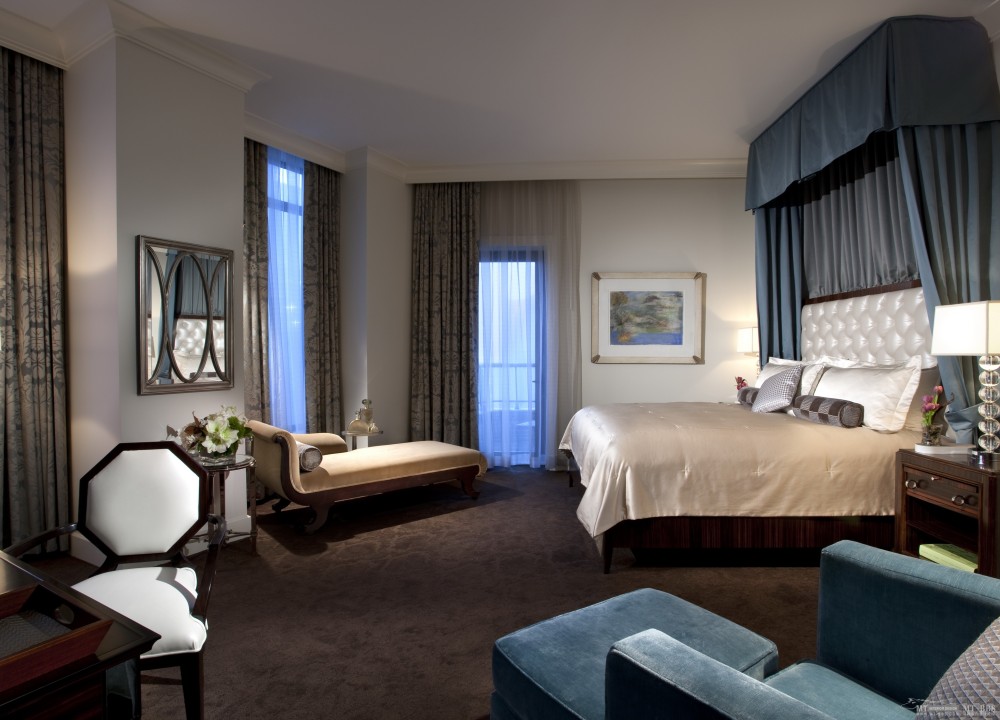 W&A-A Rosewood Hotel Atlanta 亚特兰大红木酒店_Presidential Suite Bedroom_调整大小.jpg