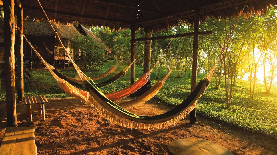 秘鲁Inkaterra Reserva Amazonica酒店_004777-01-outdoor-hammocks.jpg