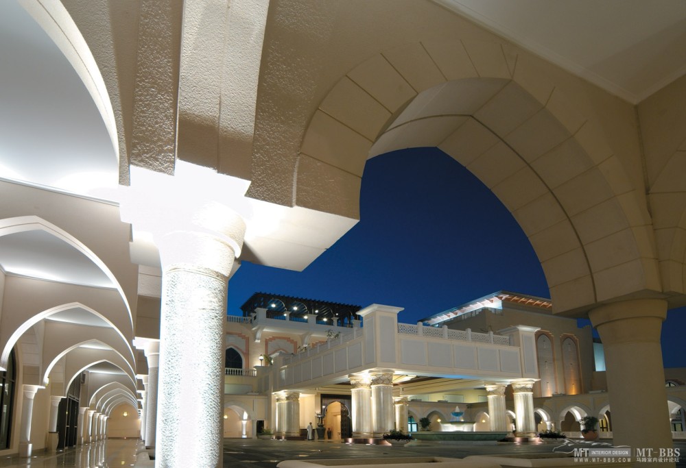 香格里拉集团 五套图_前厅（夜景）Porte Cochere at night.jpg