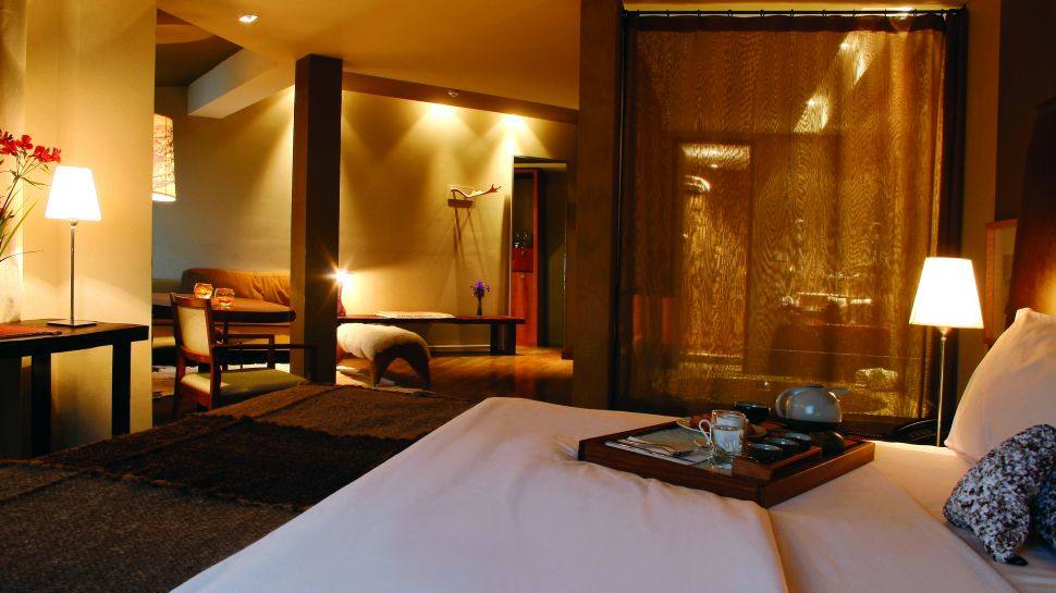 阿根廷巴塔哥尼亚,圣克鲁斯,Esplendor El Calafate酒店_003157-02-bedroom-king-bed.jpg