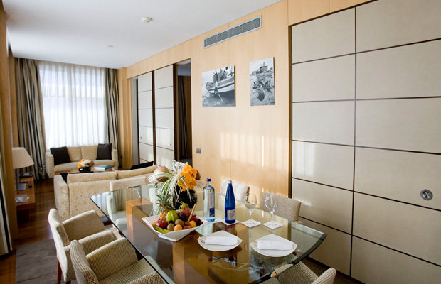 巴塞罗那Eurostars Grand Marina 酒店_foto_habitacion_club_suite_3.jpg