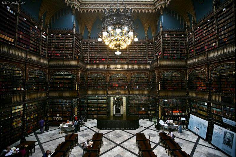 10。 葡萄牙图书馆阅览室，成立于1850年，.jpg