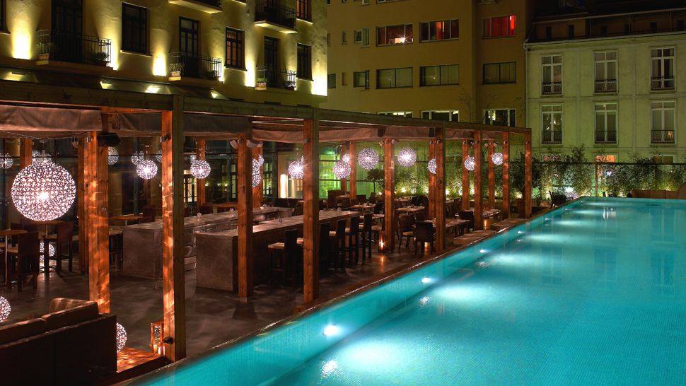 伊斯坦布尔马其卡宫柏悦酒店_006895-07-poolside-dining.jpg