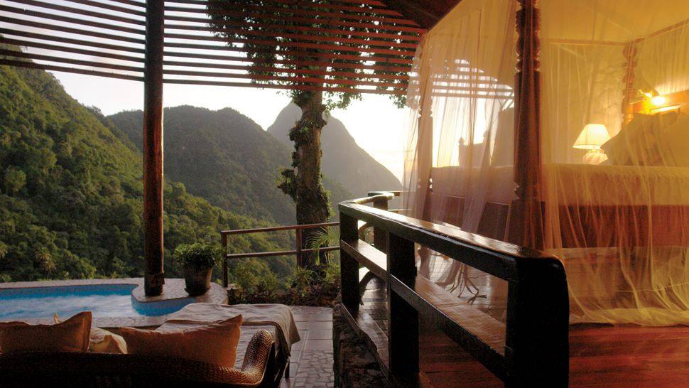 加勒比,圣卢西亚,苏弗里耶尔,Ladera酒店_003178-05-hut-bedroom-view.jpg