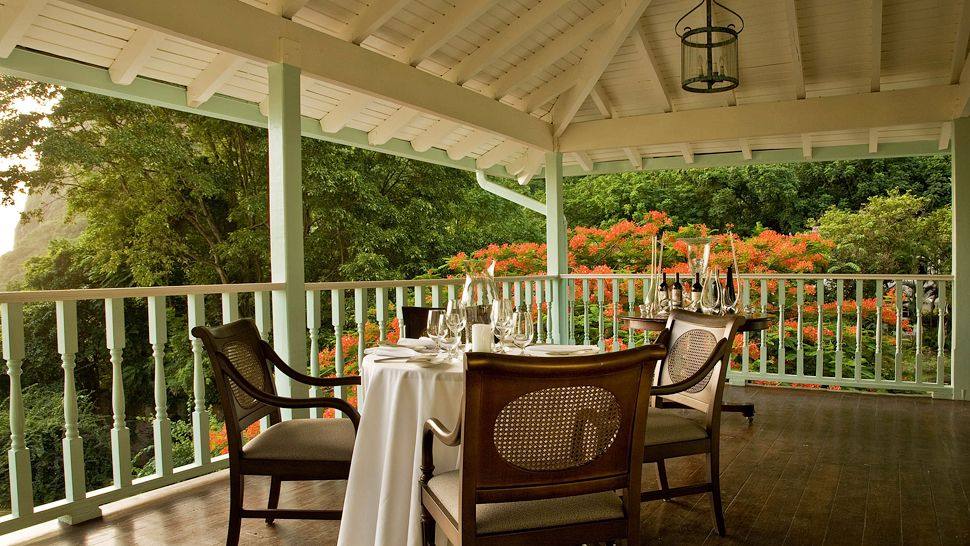 加勒比,圣卢西亚,苏弗里耶尔The Jalousie Plantation酒店_007967-11-patio-dining.jpg