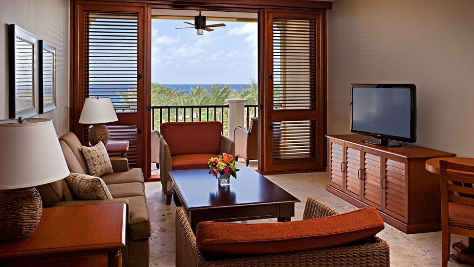 加勒比荷属安的列斯群岛,库拉索凯悦丽晶酒店Hyatt Regency Curacao_008588-04-executive-suite-living-room.jpg