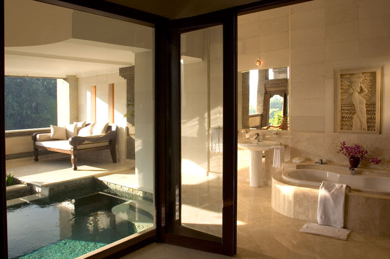 印尼巴厘总督酒店 Viceroy Bali Hotel_Garden-Villas---Bathroom-Outside(1).jpg