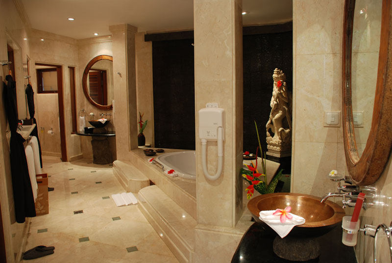 印尼巴厘总督酒店 Viceroy Bali Hotel_viceroy-villa-bathroom.jpg