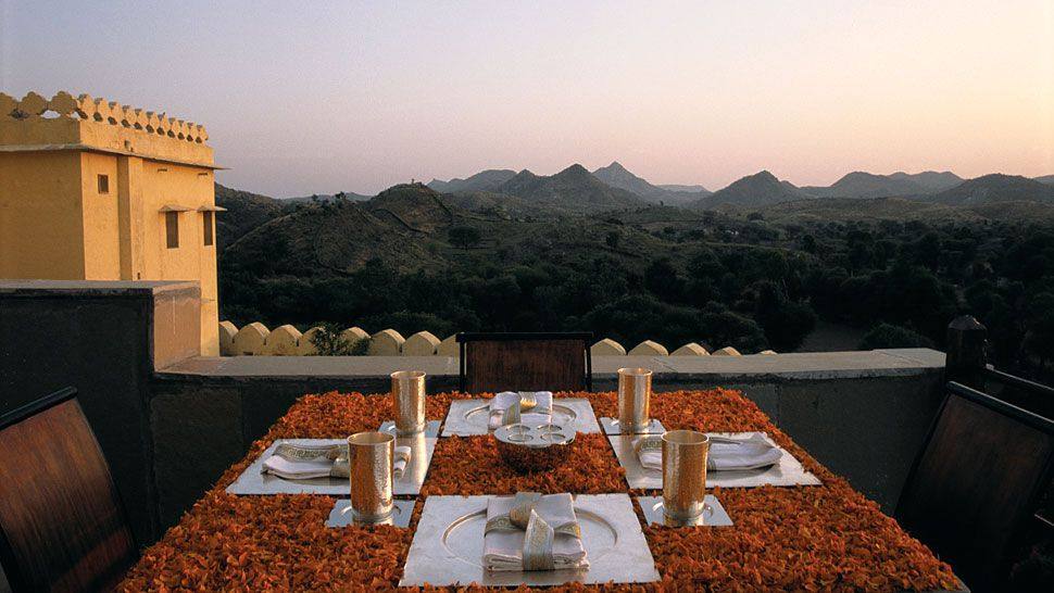 印度拉贾斯坦邦乌代布尔Devi Garh_004610-02-dine-with-view.jpg