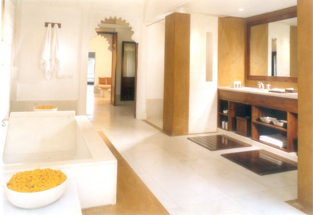 印度拉贾斯坦邦乌代布尔Devi Garh_Devi Suite Bath.jpg