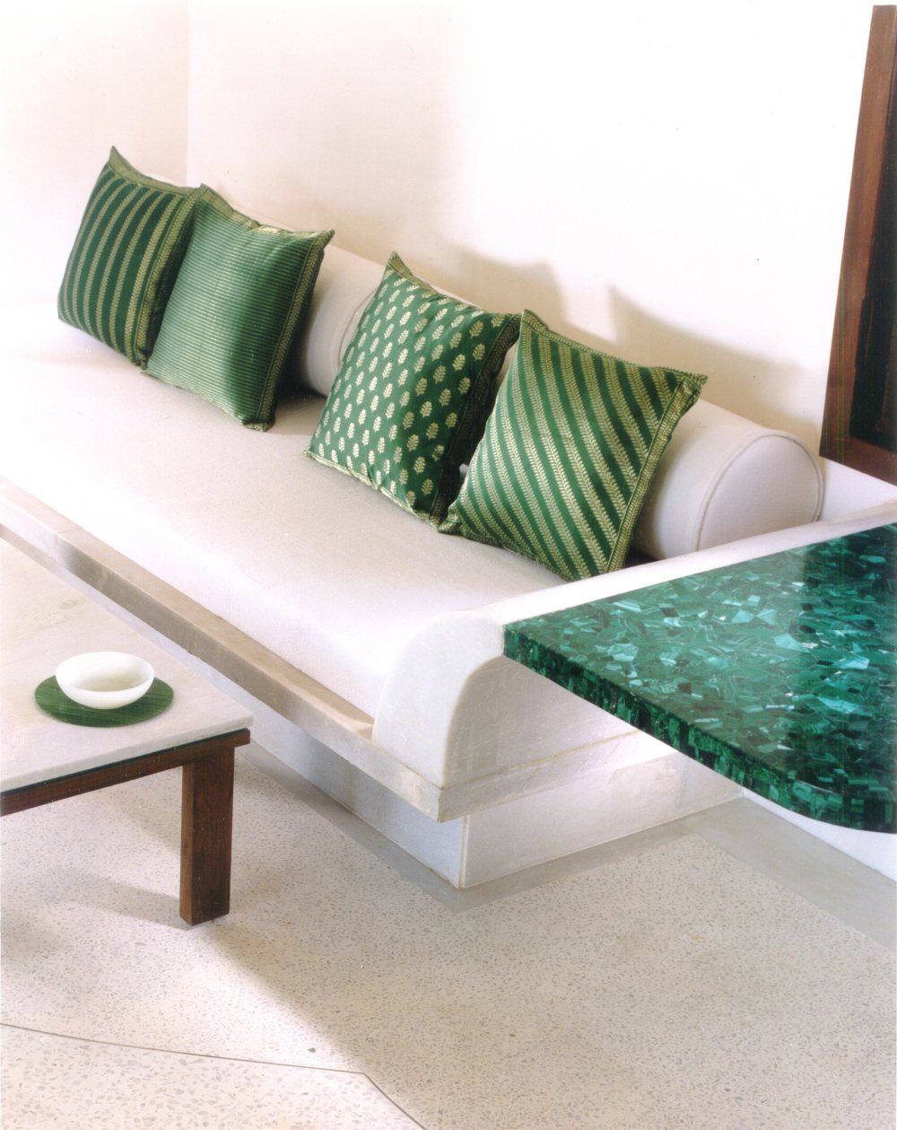 印度拉贾斯坦邦乌代布尔Devi Garh_Palace Suite  Living room.jpg