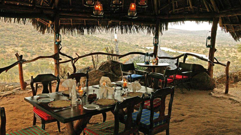 肯尼亚裂谷Laikipia区Loisaba_003365-03-dining-hut.jpg