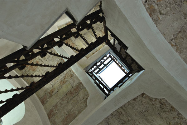 西班牙V酒店Vejer de la Frontera_interior-staircase.jpg