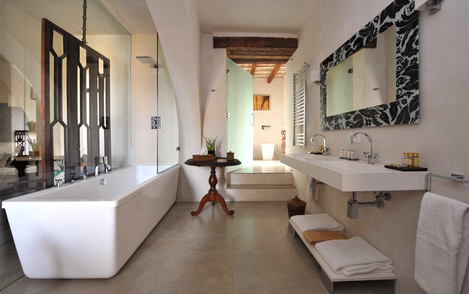西班牙V酒店Vejer de la Frontera_superior-room-rm.4-bath.jpg