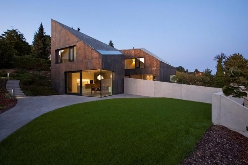 瑞士two single-occupancy detached houses_夜景