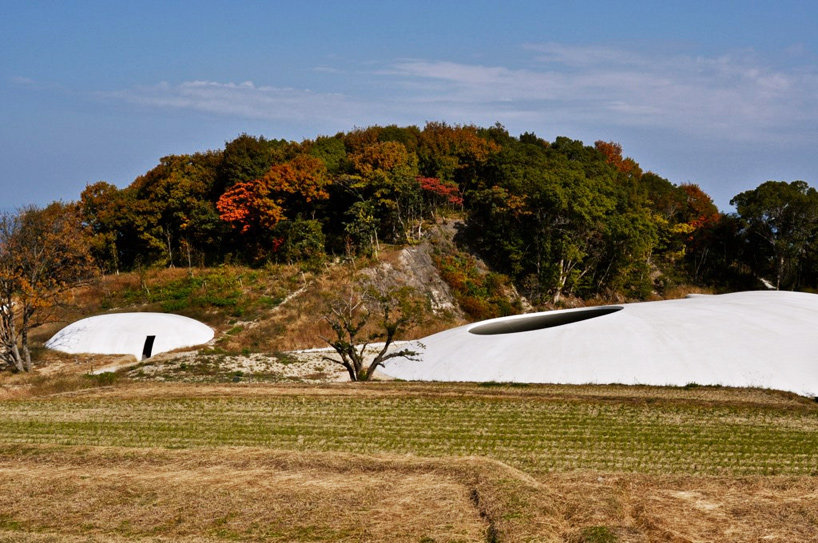 西泽立卫: 手岛艺术博物馆_teshima12.jpg